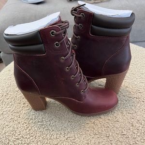 Sides 9 Timberland Tillston burgundy boot
